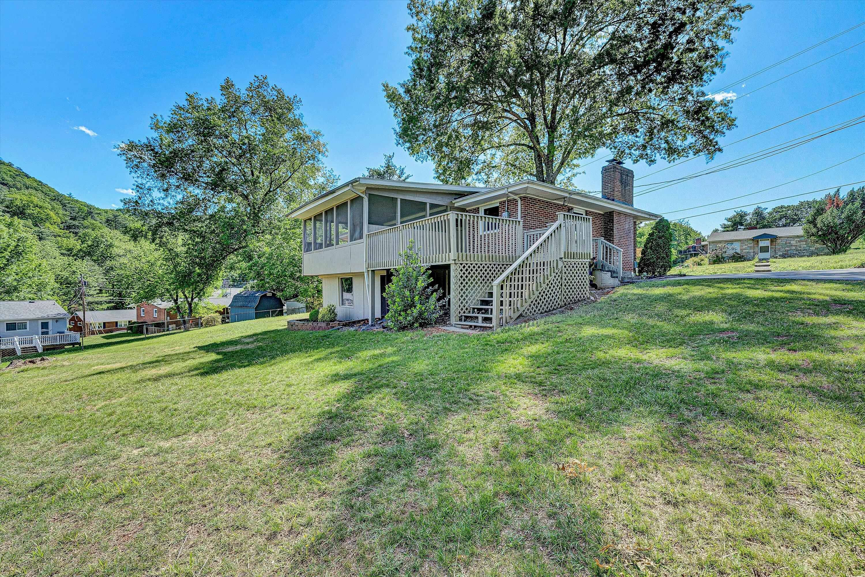 5216 Sugar Loaf Mountain Road Roanoke, VA 24018 - Photo 36 of 41 38-SGM-05025