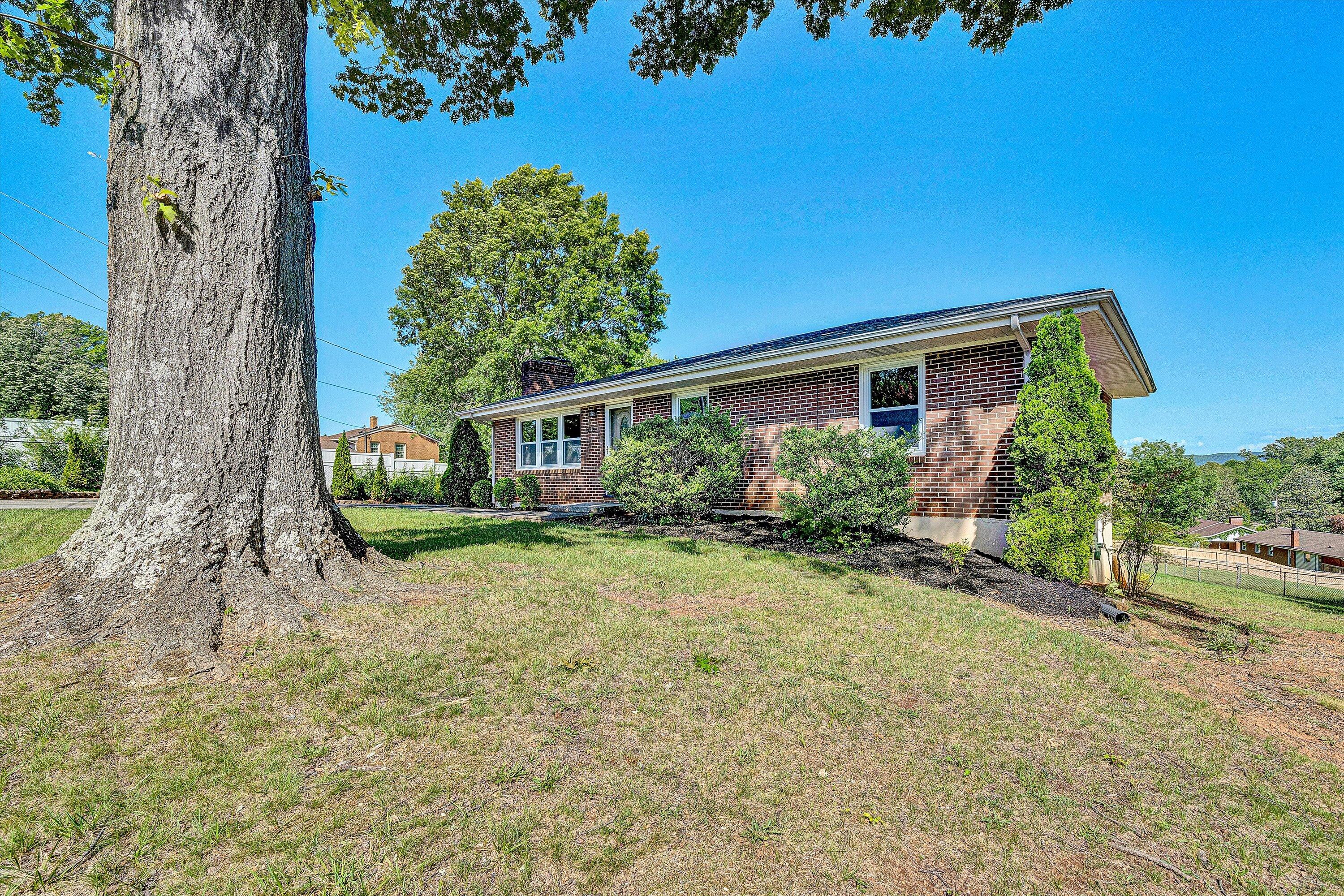 5216 Sugar Loaf Mountain Road Roanoke, VA 24018 - Photo 38 of 41 40-SGM-05045