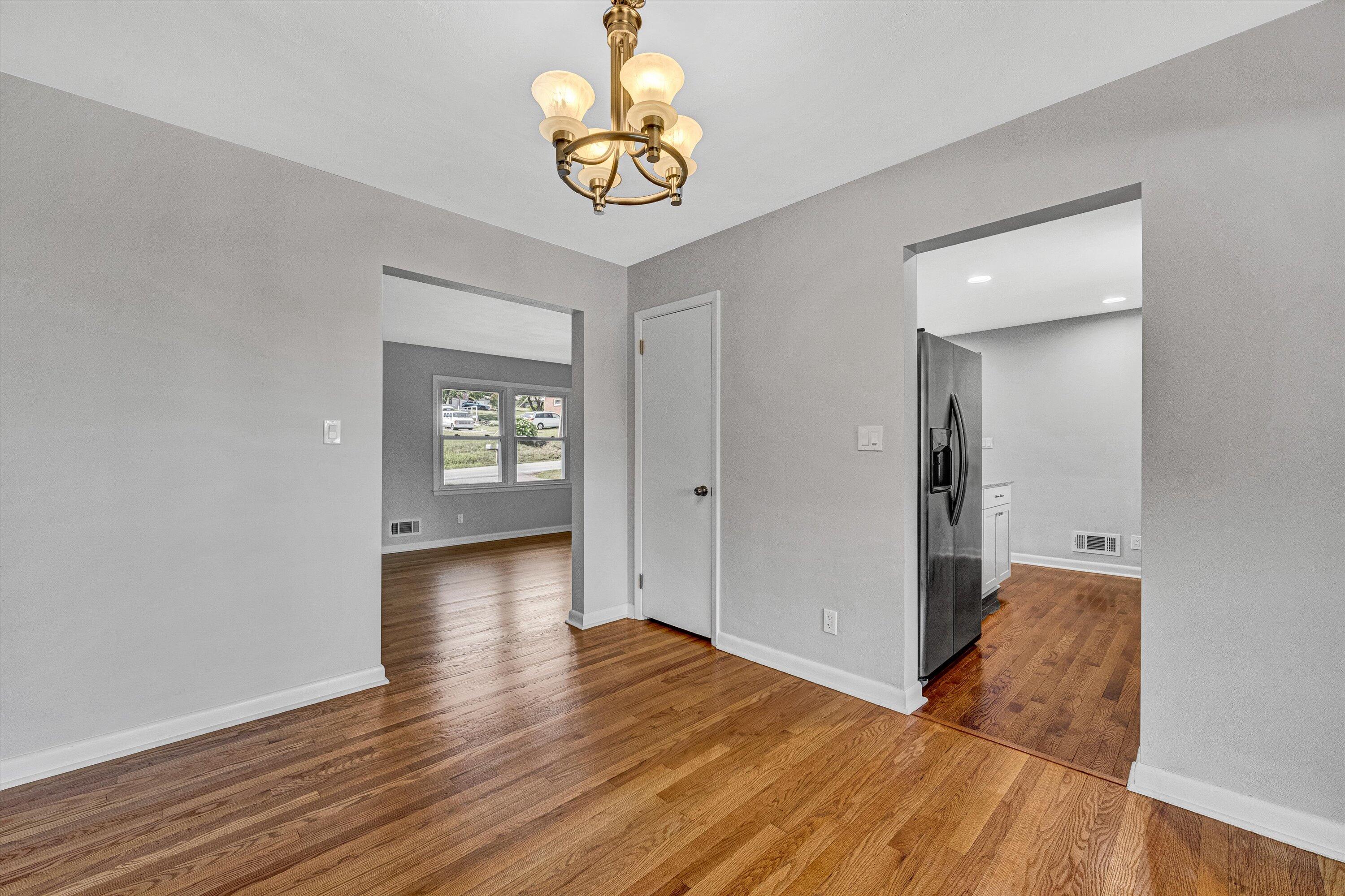 5216 Sugar Loaf Mountain Road Roanoke, VA 24018 - Photo 6 of 41 06-SGM-04855