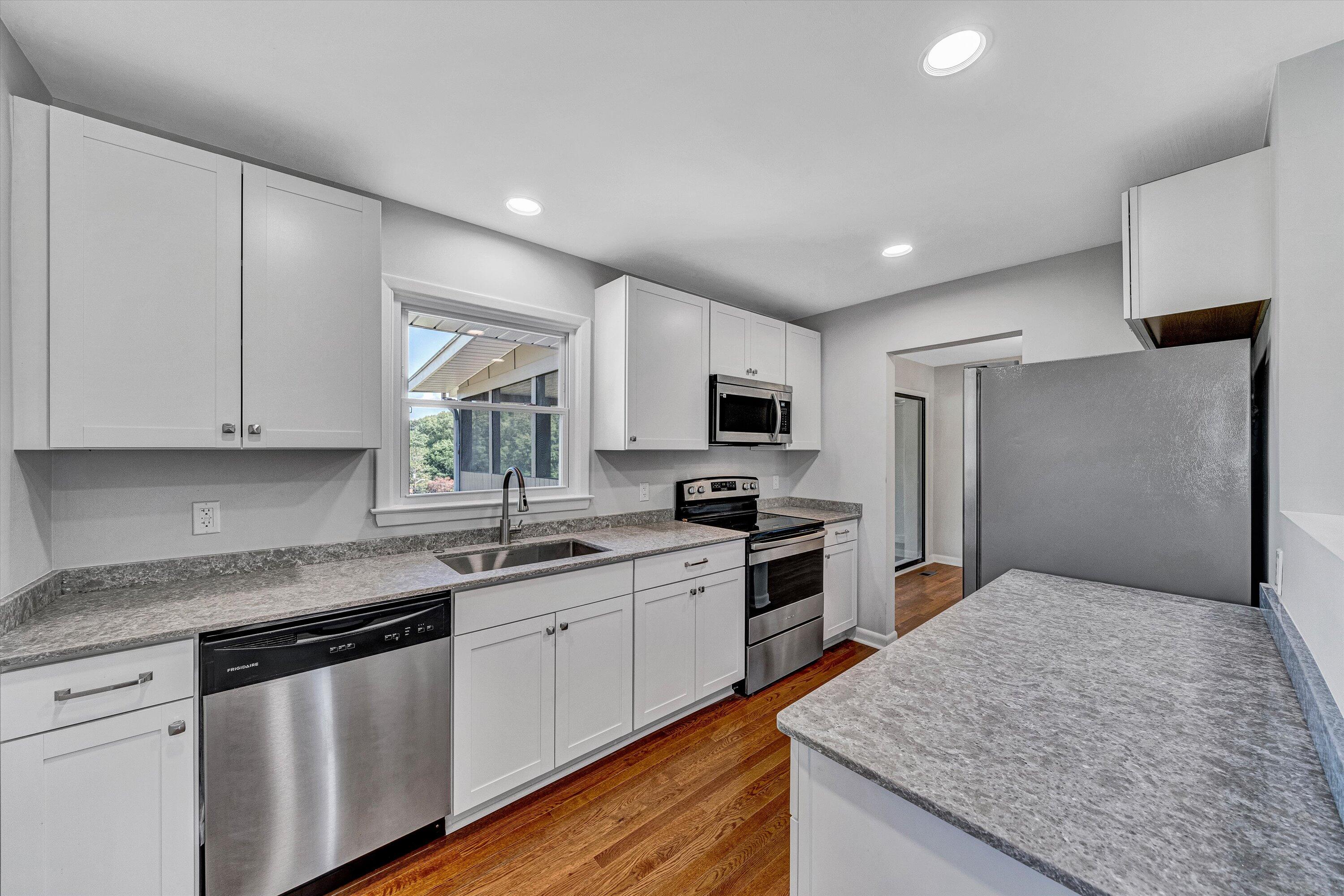 5216 Sugar Loaf Mountain Road Roanoke, VA 24018 - Photo 7 of 41 08-SGM-04870