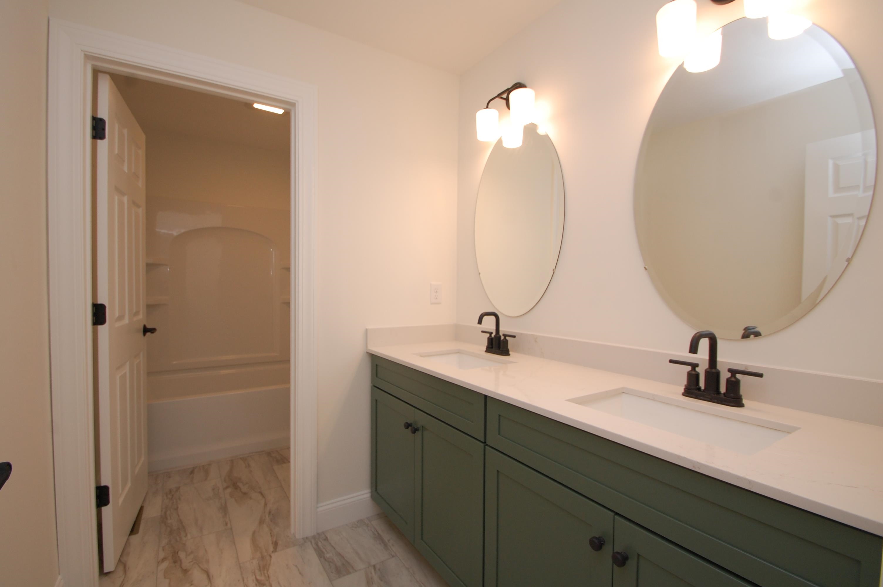 21 A Griffin Road Hudson, NH 03051 - Photo 11 of 17