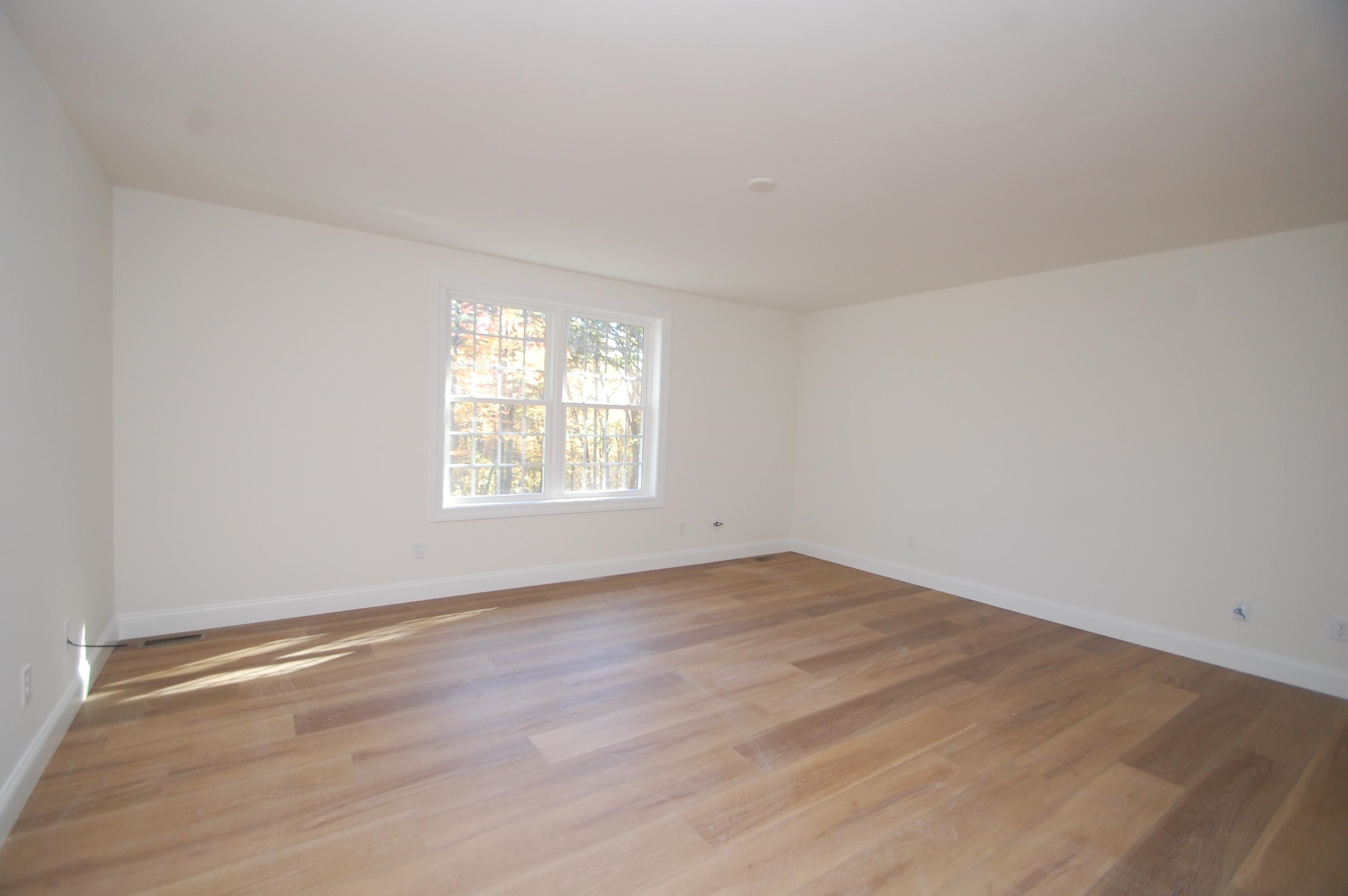 21 A Griffin Road Hudson, NH 03051 - Photo 6 of 17