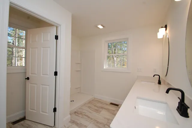 $610,000 | 21 A Griffin Road, Hudson, NH 03051