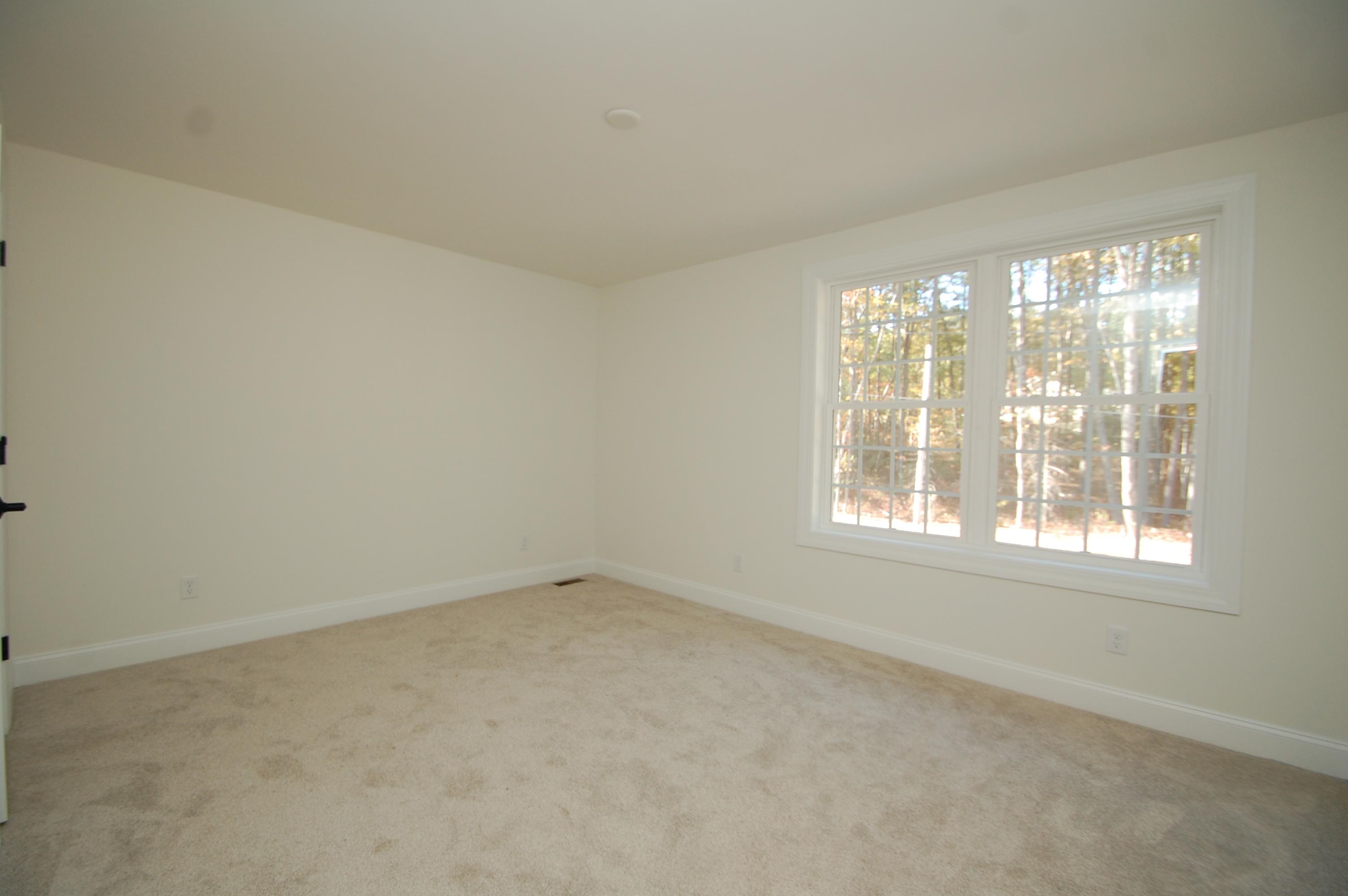 21 A Griffin Road Hudson, NH 03051 - Photo 9 of 17