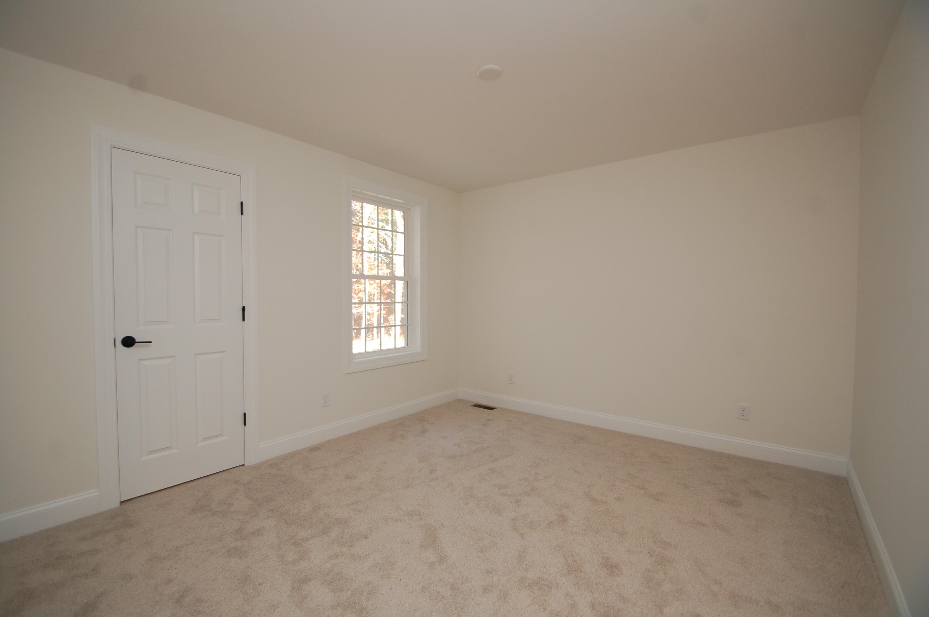 21 A Griffin Road Hudson, NH 03051 - Photo 10 of 17