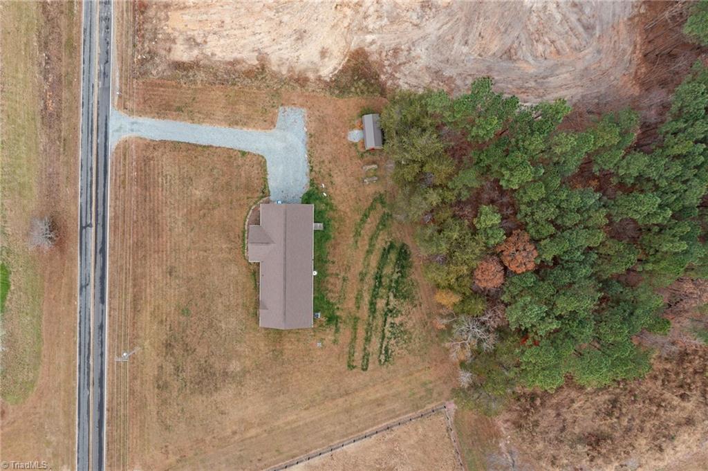 5455 Byrd Road Burlington, NC 27217 - Photo 4 of 19