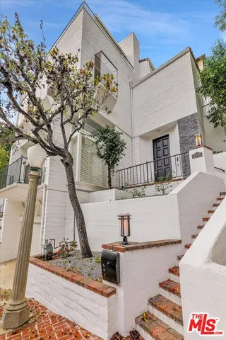 $9,995 | 1713 Queens Court, Los Angeles, CA 90069