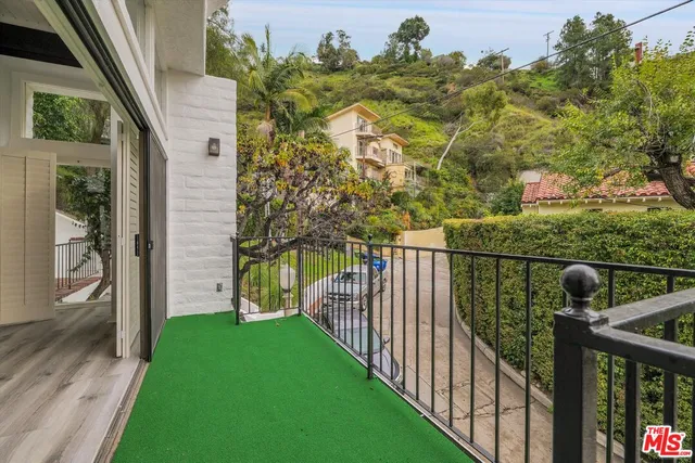 $9,995 | 1713 Queens Court, Los Angeles, CA 90069