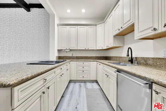 $9,995 | 1713 Queens Court, Los Angeles, CA 90069