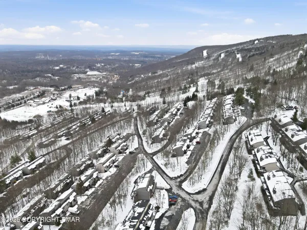 $410,000 | 227 Cross Country Lane, Tannersville, PA 18372