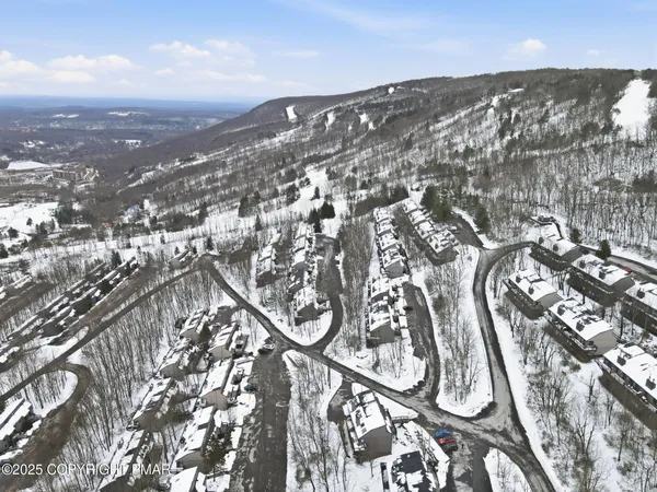 $410,000 | 227 Cross Country Lane, Tannersville, PA 18372