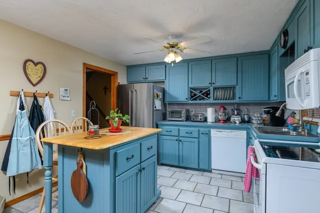 $559,900 | 37 Elmwood Street, Auburn, MA 01501