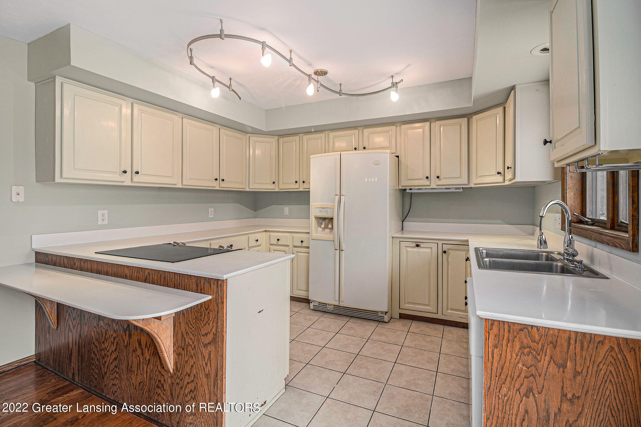 1651 West Stoll Road Dewitt, MI 48820 - Photo 8 of 18 Kitchen
