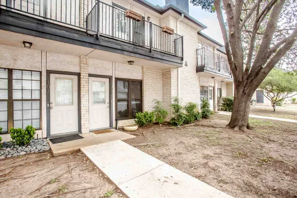 $2,700 | 1307 Kinney Avenue, Unit 108, Austin, TX 78704