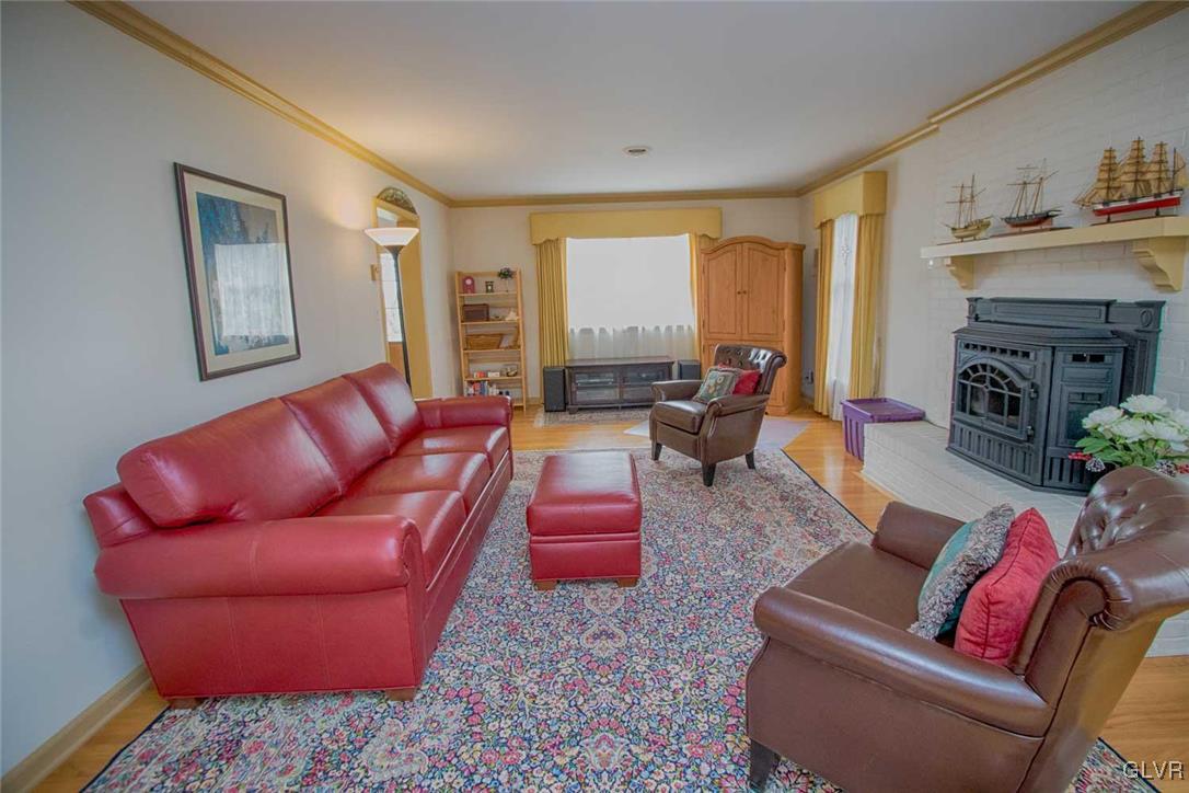 3858 Manchester Road Allentown, PA 18104 - Photo 4 of 19 Gallery Image 4
