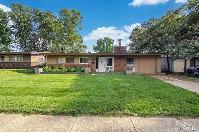$177,000 | 2340 St Catherine Street, Florissant, MO 63033