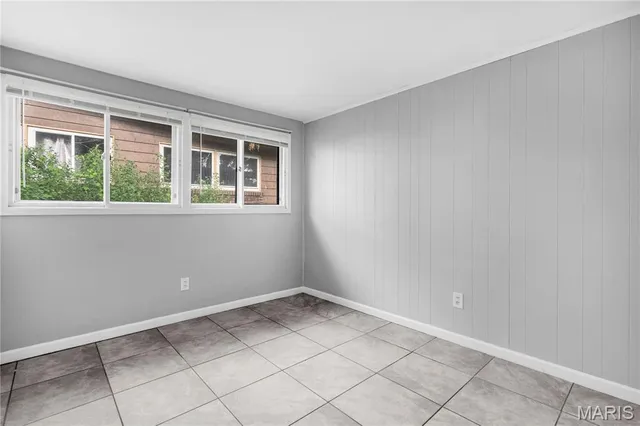 $177,000 | 2340 St Catherine Street, Florissant, MO 63033