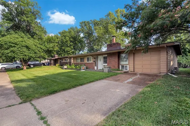 $177,000 | 2340 St Catherine Street, Florissant, MO 63033