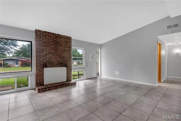 $172,000 | 2340 St Catherine Street, Florissant, MO 63033