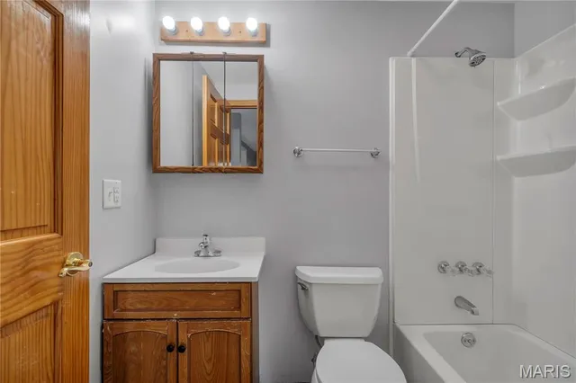 $177,000 | 2340 St Catherine Street, Florissant, MO 63033