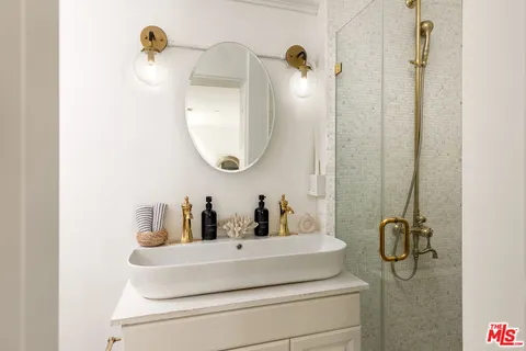 $999,000 | 2020 Rosilla Place, Los Angeles, CA 90046