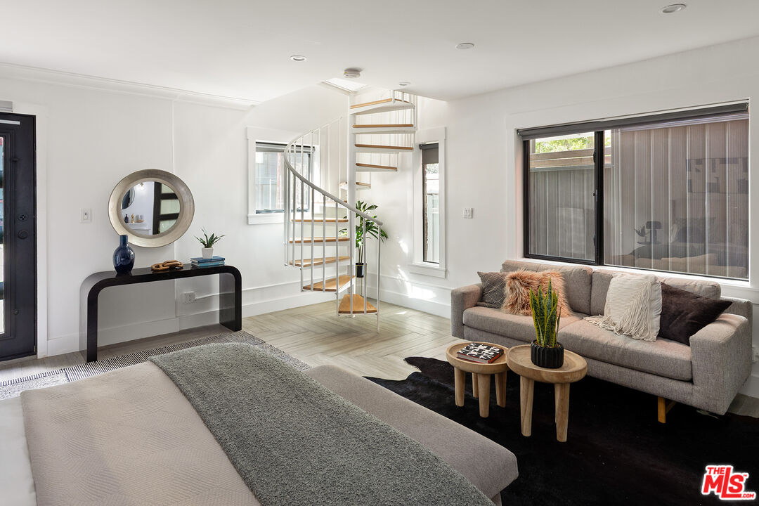 2020 Rosilla Place Los Angeles, CA 90046 - Photo 12 of 29