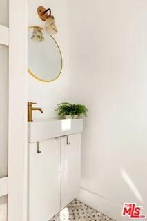 $999,000 | 2020 Rosilla Place, Los Angeles, CA 90046