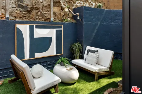 $999,000 | 2020 Rosilla Place, Los Angeles, CA 90046