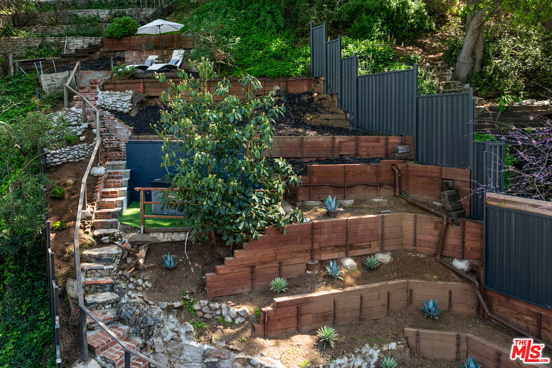 2020 Rosilla Place Los Angeles, CA 90046 - Photo 27 of 29