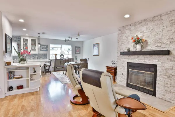 $5,500 | 850 C Avenue, Unit 4, Coronado, CA 92118