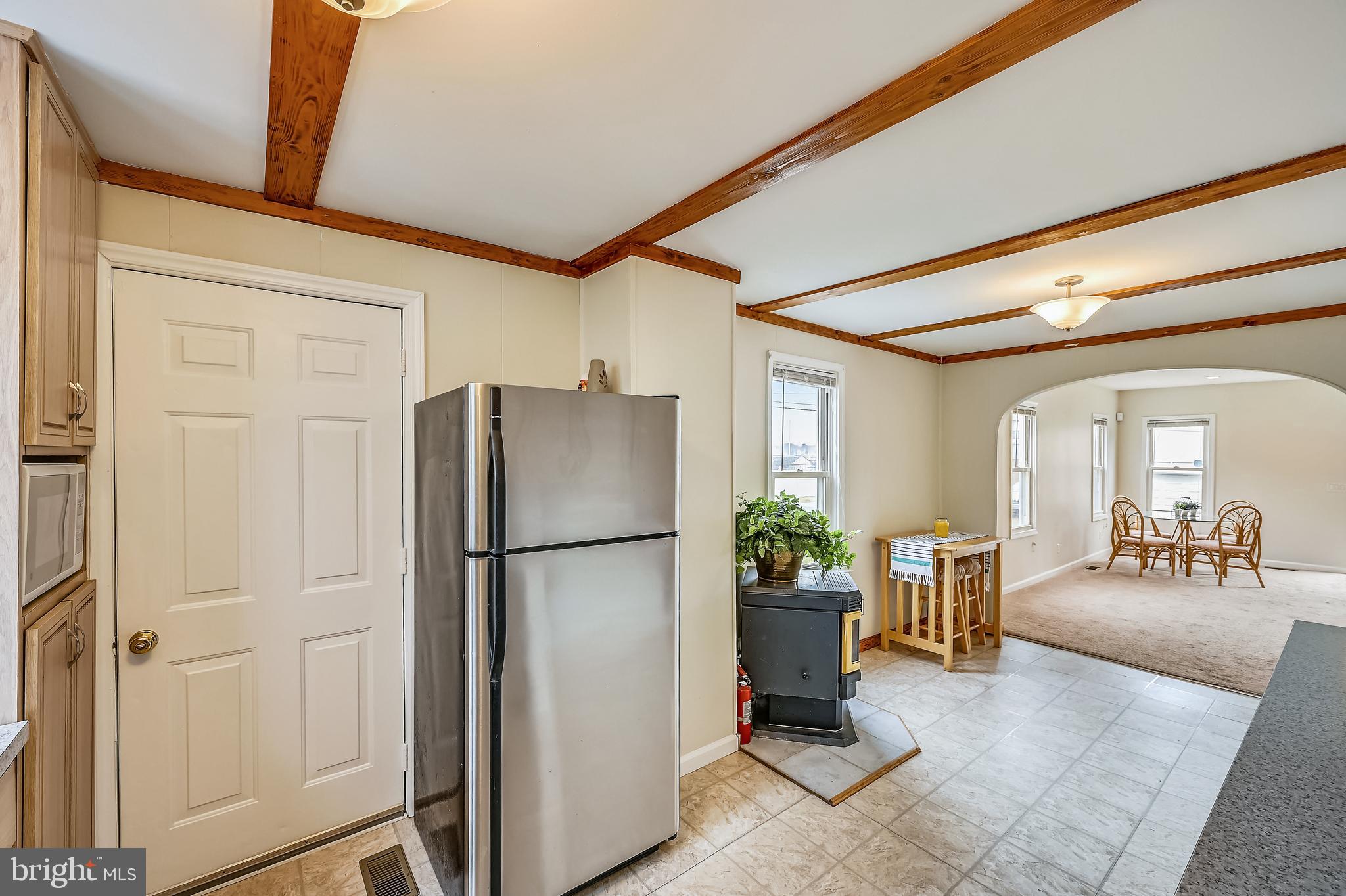 203 Bar Harbor Road Pasadena, MD 21122 - Photo 4 of 38 Kitchen view to dining area