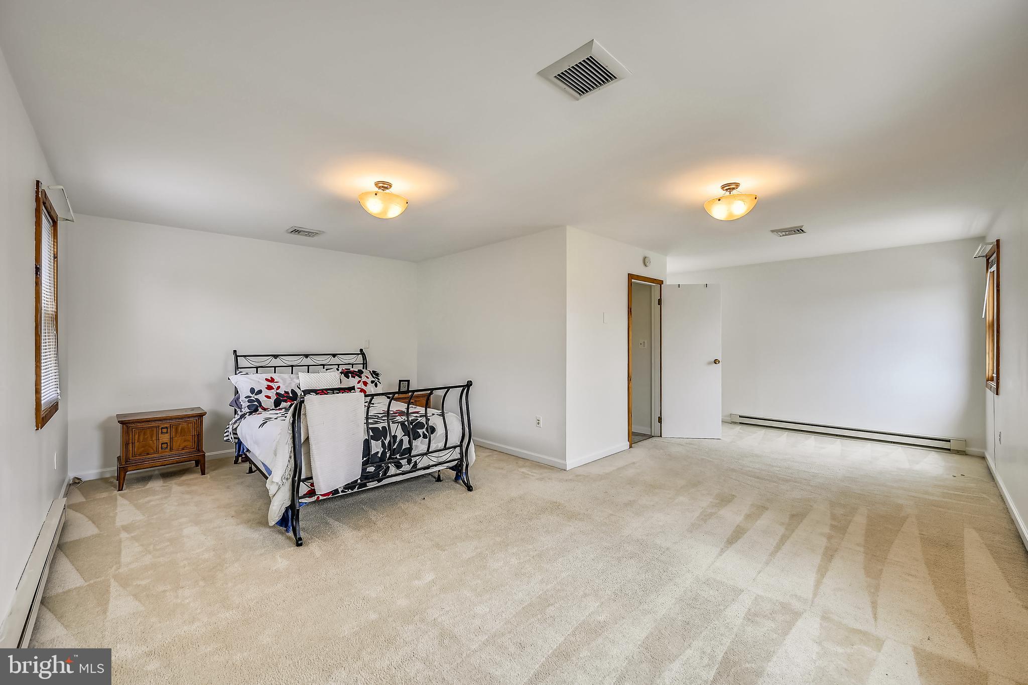 203 Bar Harbor Road Pasadena, MD 21122 - Photo 5 of 38 Large bedroom with walk in closet