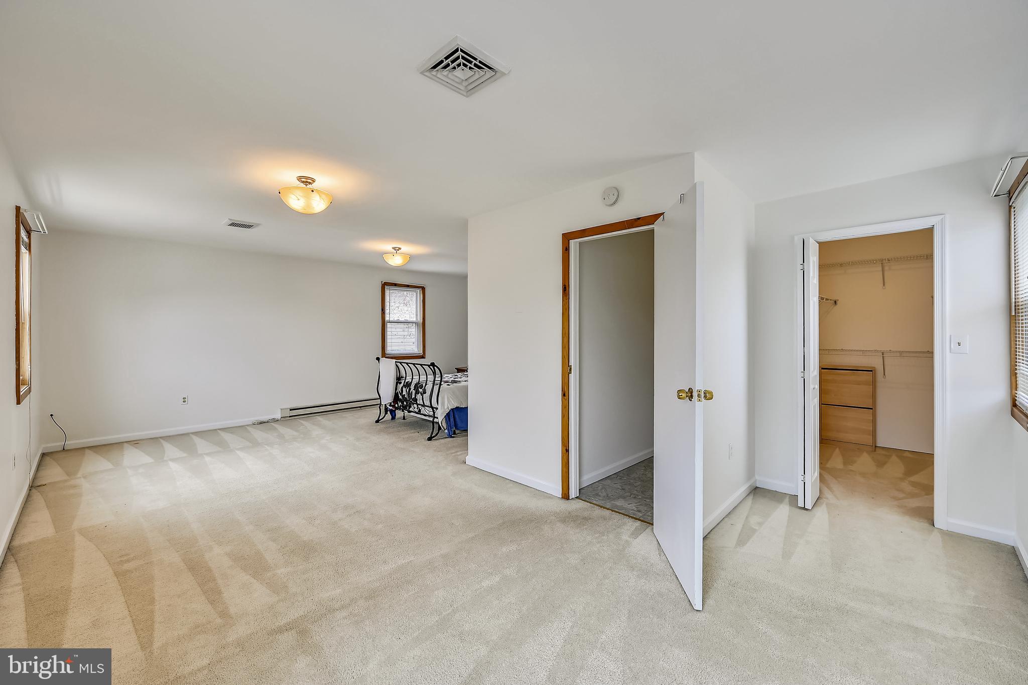 203 Bar Harbor Road Pasadena, MD 21122 - Photo 6 of 38 Large bedroom with walk in closet