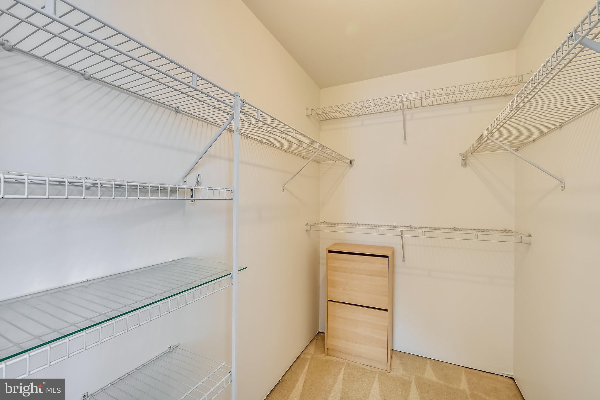 203 Bar Harbor Road Pasadena, MD 21122 - Photo 7 of 38 Walk in closet