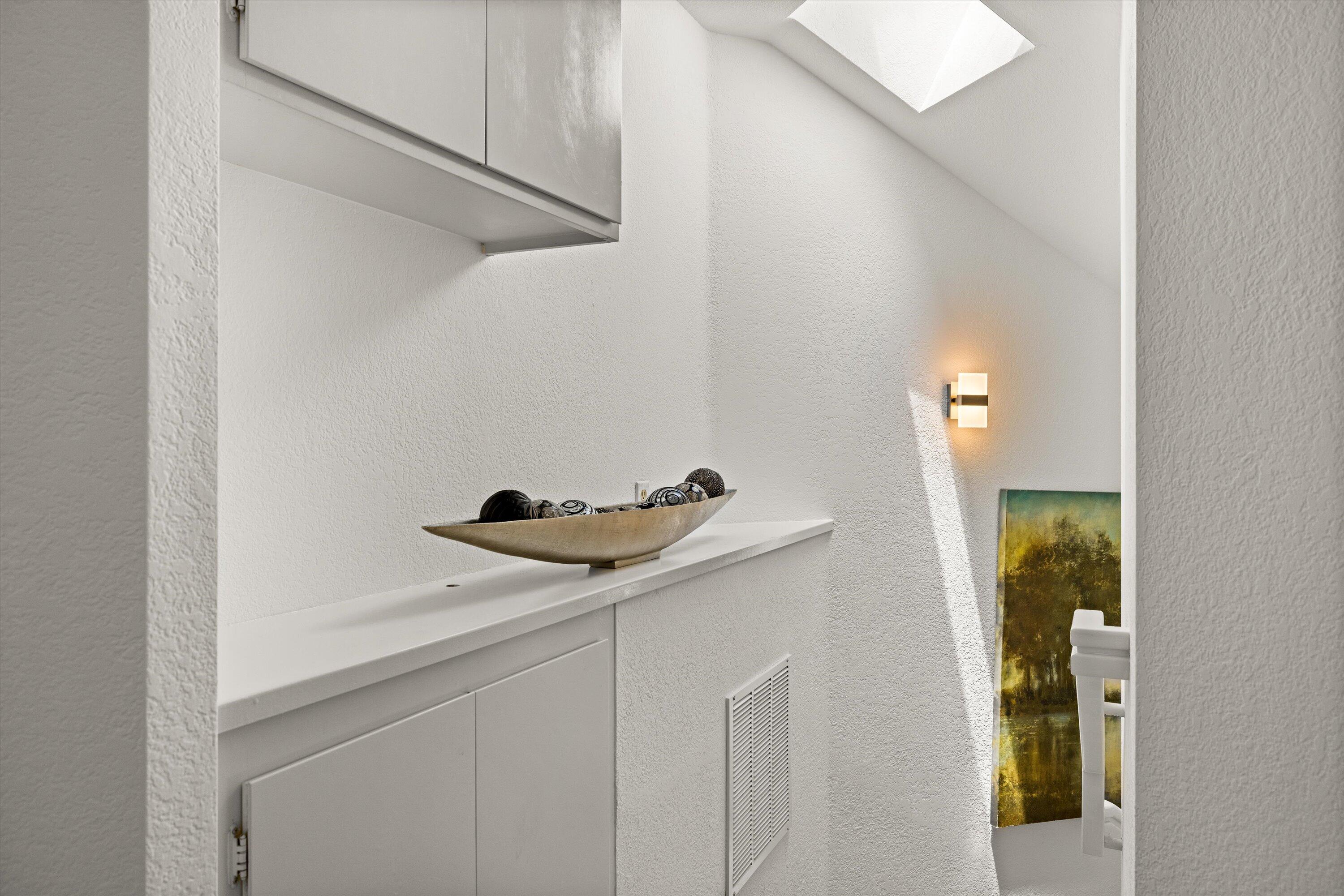 7115 Georgetown Road Santa Barbara, CA 93117 - Photo 11 of 27 Upstairs Hallway