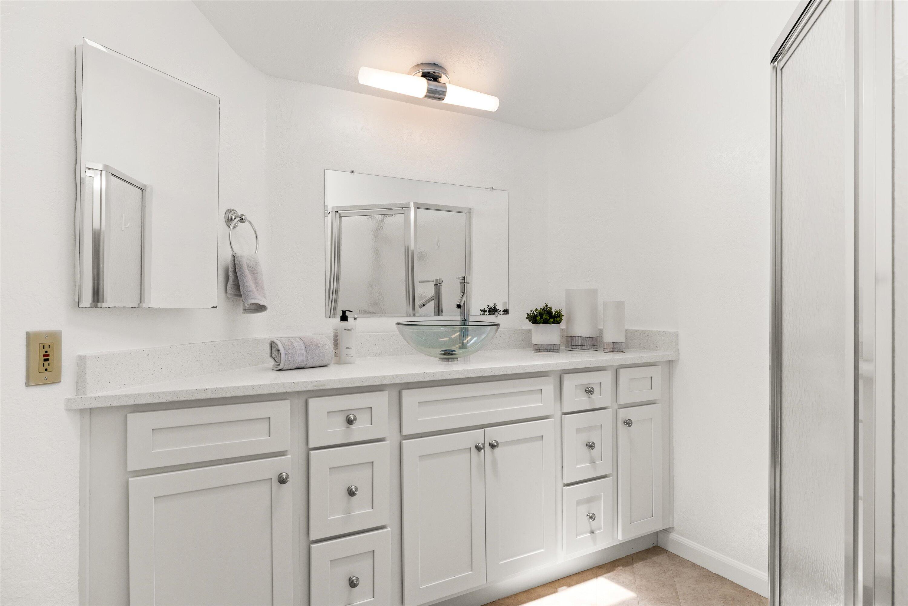 7115 Georgetown Road Santa Barbara, CA 93117 - Photo 19 of 27 2nd Master Suite