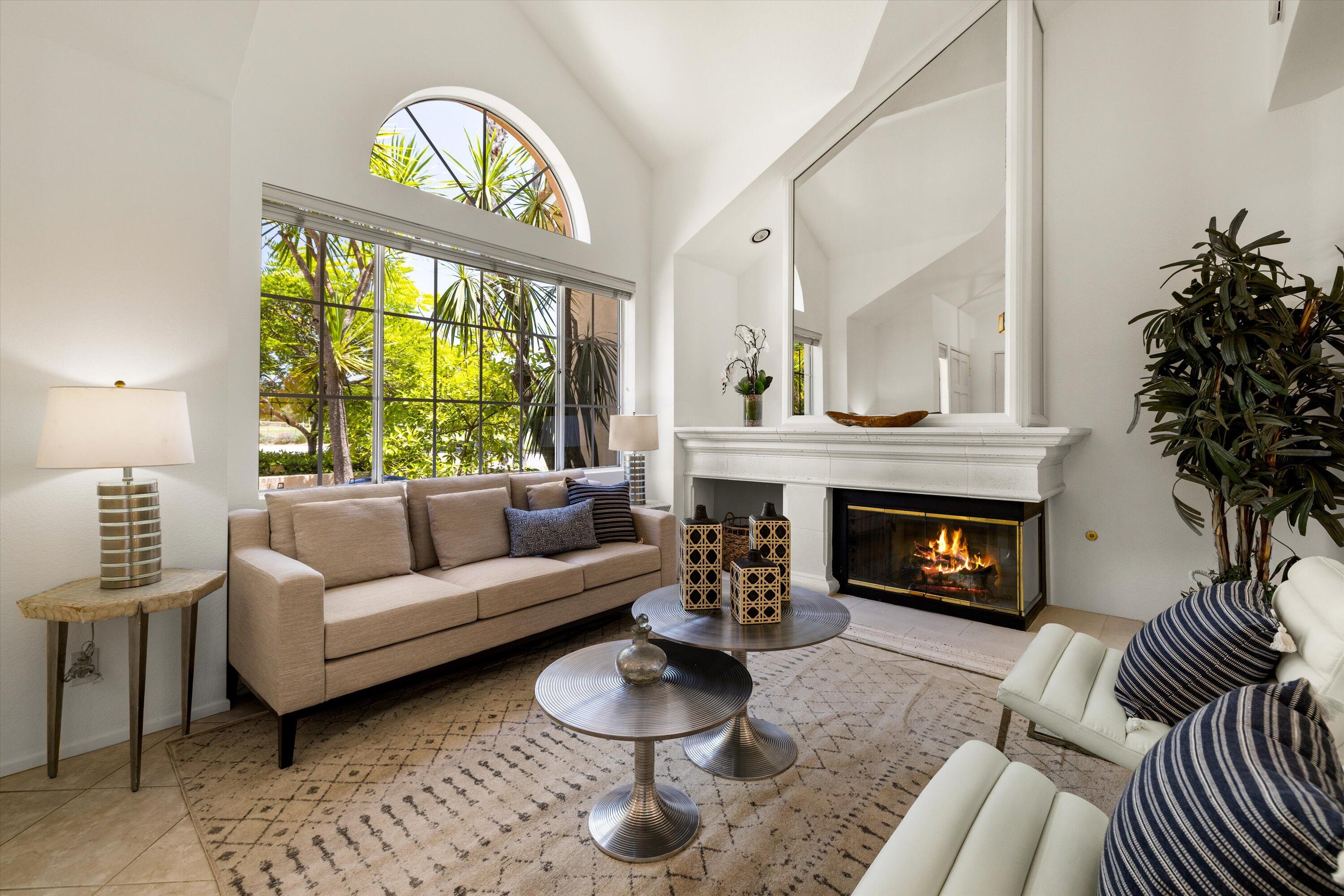 7115 Georgetown Road Santa Barbara, CA 93117 - Photo 2 of 27 Livingroom