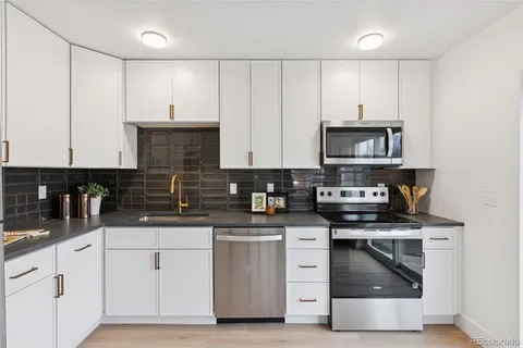 $649,000 | 1464 West Lake Avenue, Littleton, CO 80120