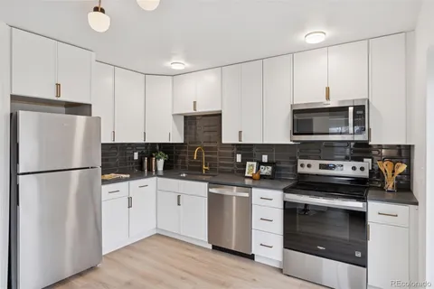 $595,000 | 1464 West Lake Avenue, Littleton, CO 80120