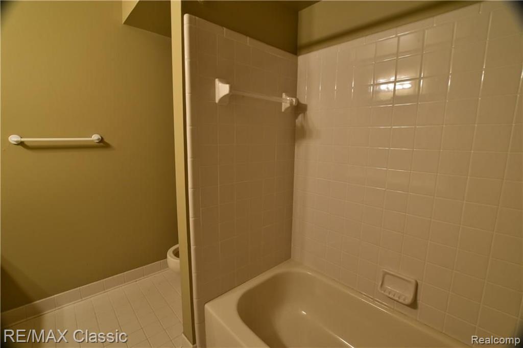 1504 Meadowside Drive, Unit 178 Rochester Hills, MI 48307 - Photo 11 of 15