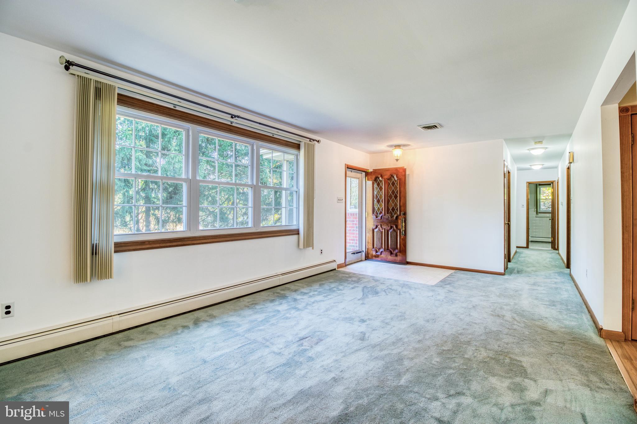 340 West Knowlton Road Media, PA 19063 - Photo 11 of 35 Living Room