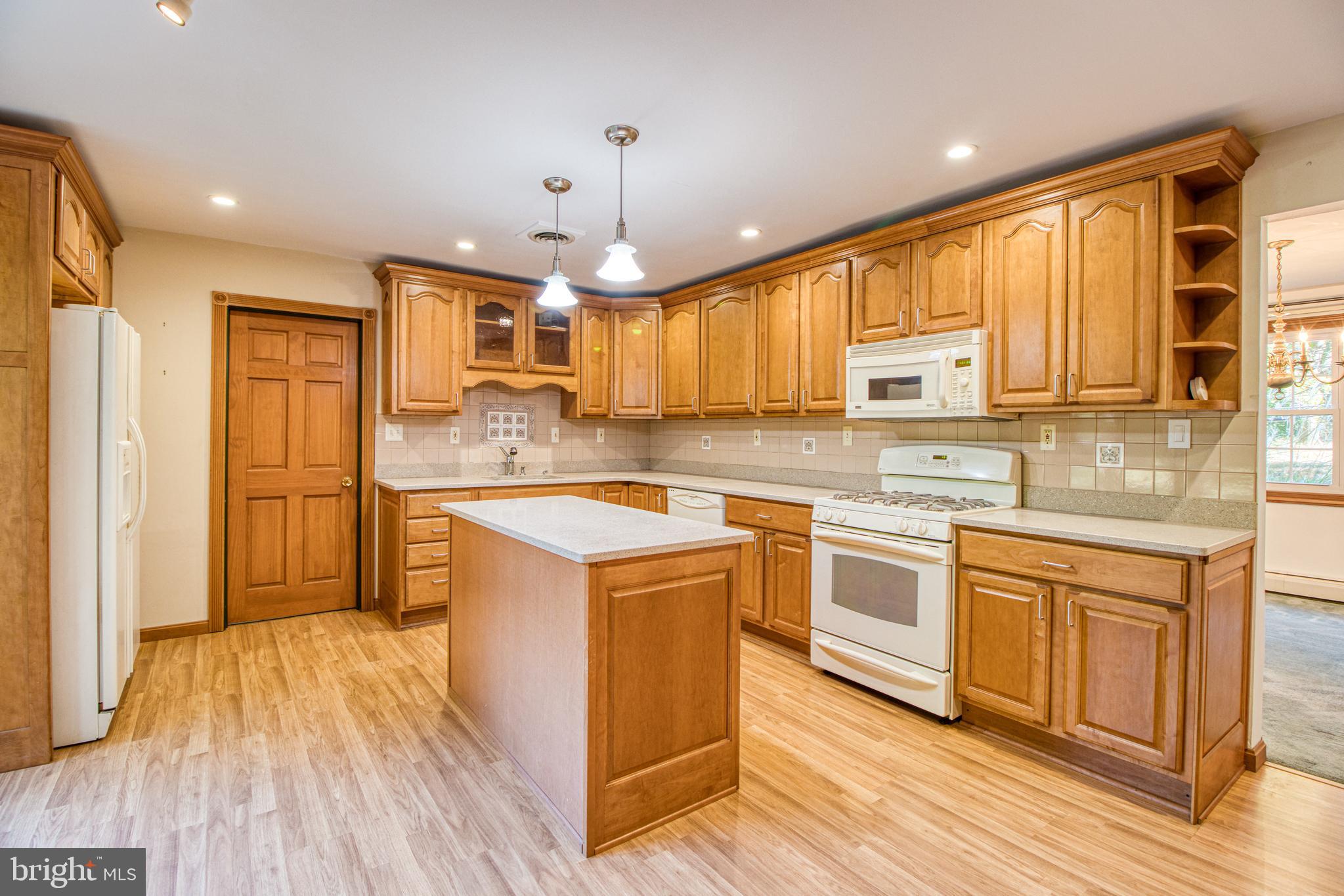 340 West Knowlton Road Media, PA 19063 - Photo 15 of 35 Kitchen