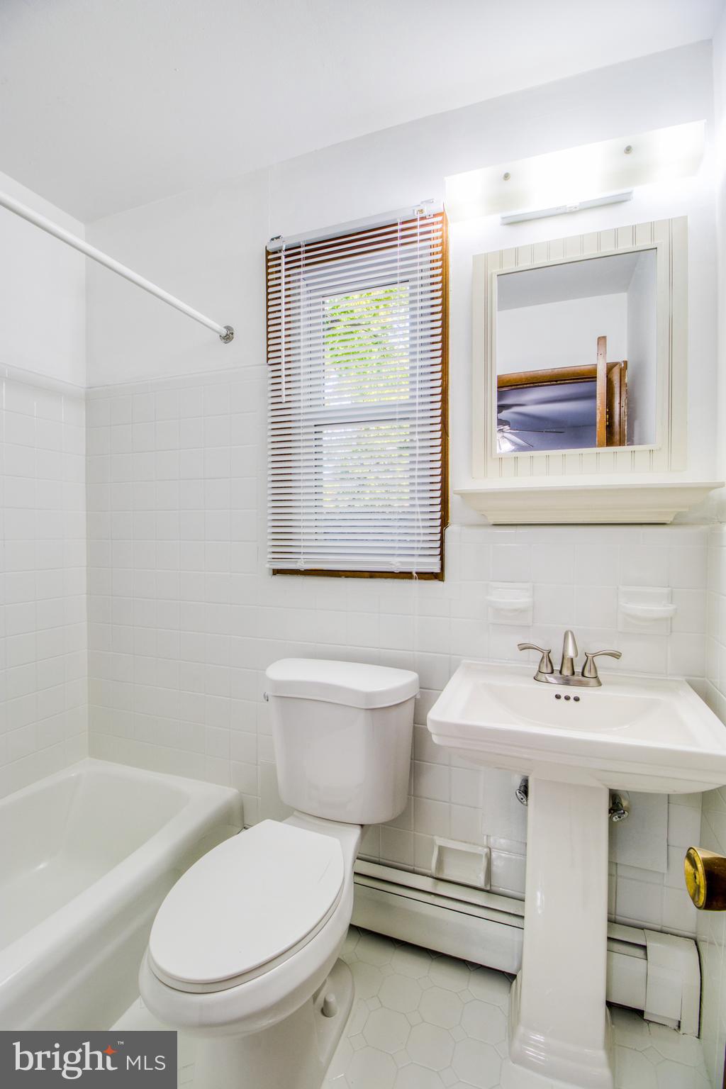 340 West Knowlton Road Media, PA 19063 - Photo 26 of 35 Full Bath 1