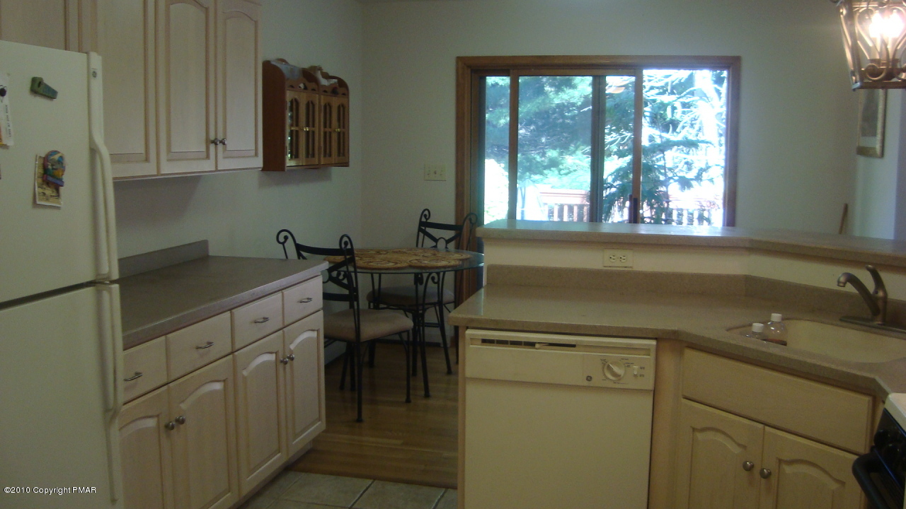 10112 Swiftwater Road Mount Pocono, PA 18344 - Photo 3 of 17 Kitchen