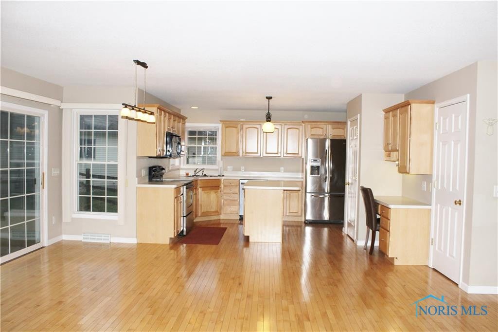 723 Weatherstone Road Holland, OH 43528 - Photo 3 of 20 Gallery Image 3