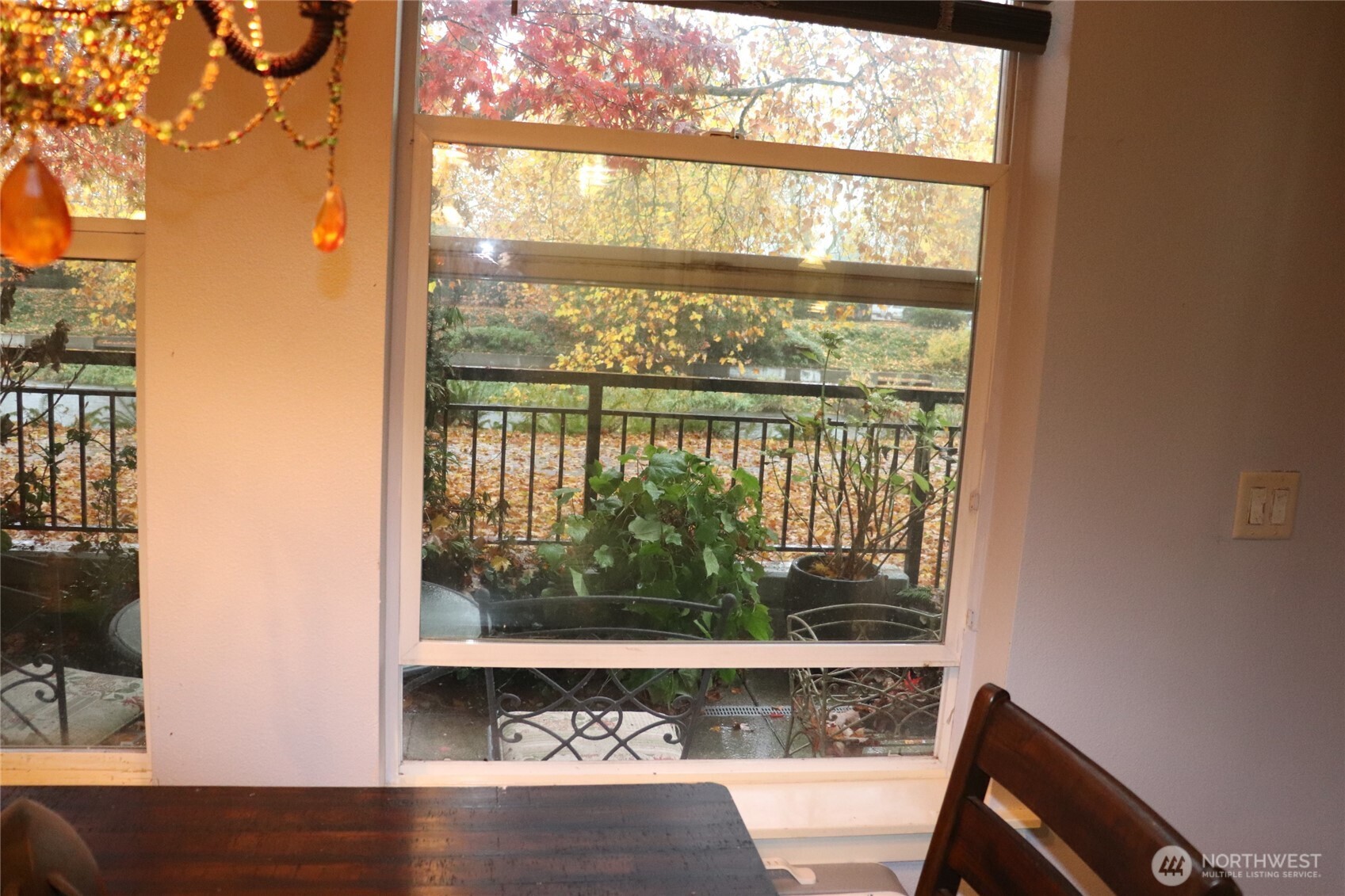 55 Williams Avenue South, Unit 104 Renton, WA 98057 - Photo 7 of 22 a window