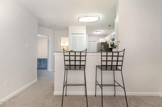 a black and white photo of a picture