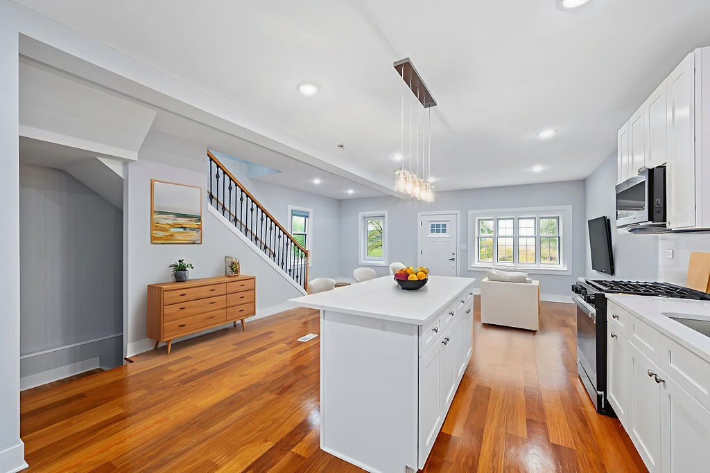 13518 South Ave K Chicago, IL 60633 - Photo 11 of 24 a view of living room with furniture and flat screen tv