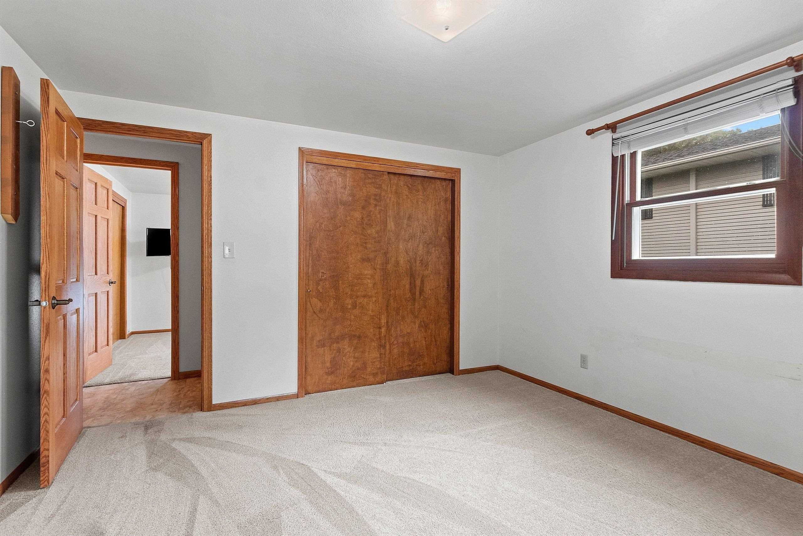 1203 Valleyview Road Green Bay, WI 54304 - Photo 26 of 81