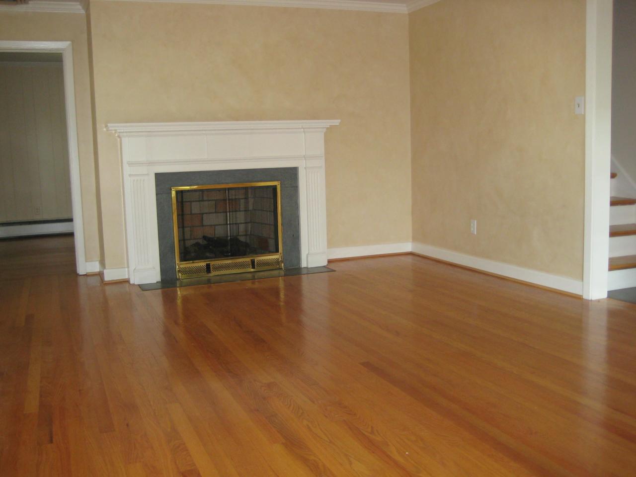 3813 Heatherton Road Southwest Roanoke, VA 24014 - Photo 3 of 7 Living Room